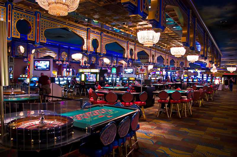 Benefits of Live Online Vs. Land Founded Online Casinos